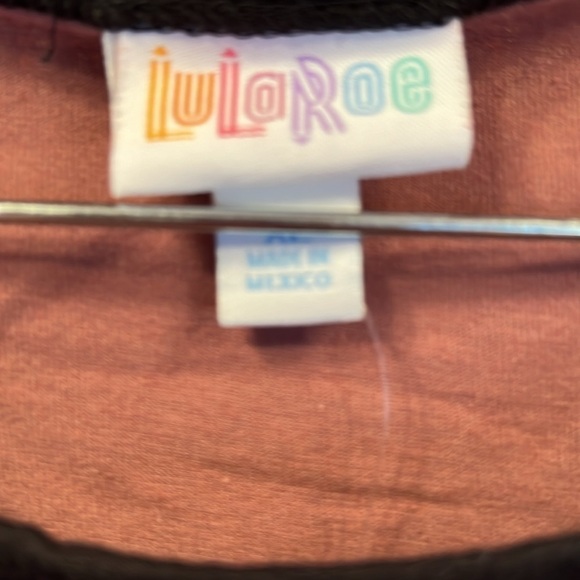 LALAROE Simply Comfortable Tee Shirt, SZ XL, 60% Cotton, 40% Polyester - Picture 4 of 5